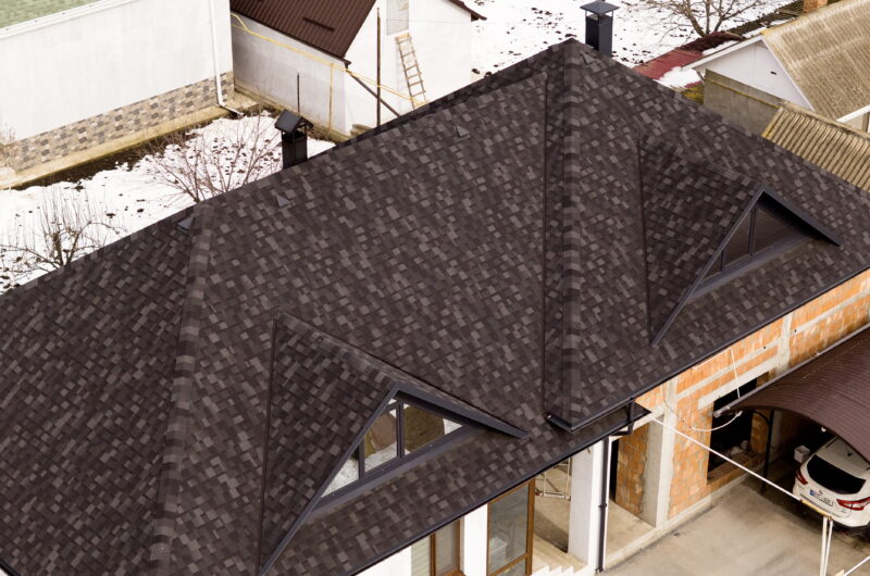 Acoperiș de șindrilă bituminoasă