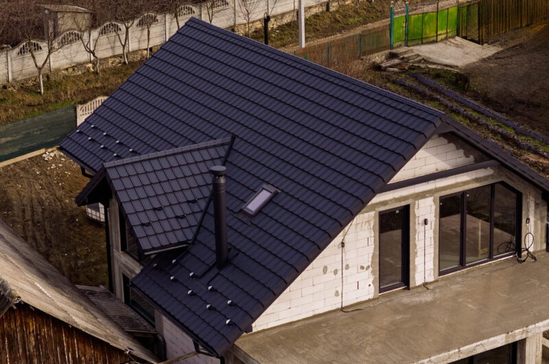 Acoperiș de țiglă metalică