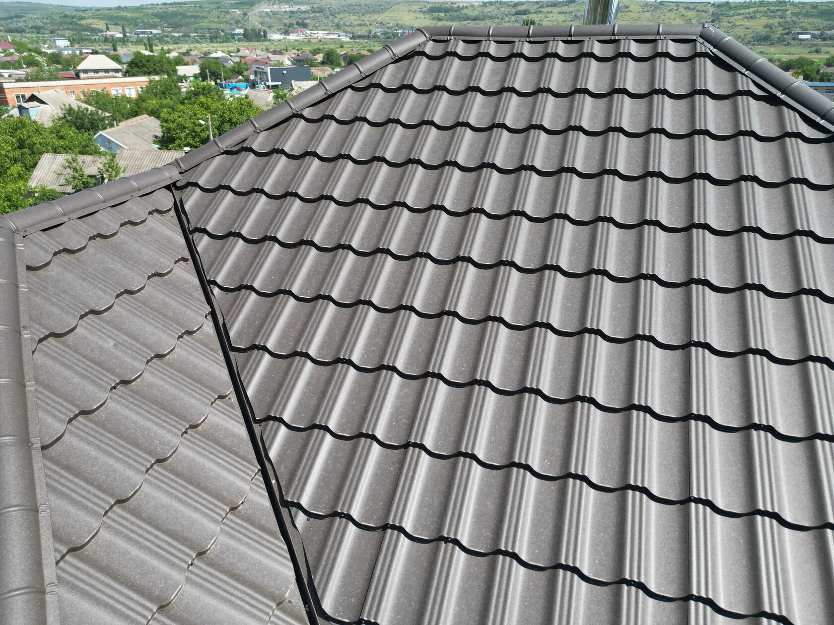 Țiglă metalică, SSAB, RAL – 8019, Costești, Ialoveni