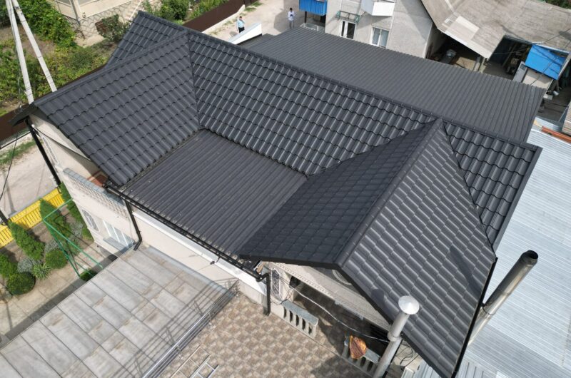 Țiglă metalică Arctica, SSAB 9005, or. Edineț