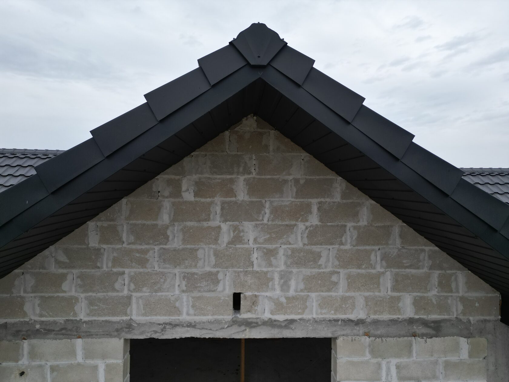 Țiglă metalică, SSAB, RAL 9005, Corjeuți, Briceni