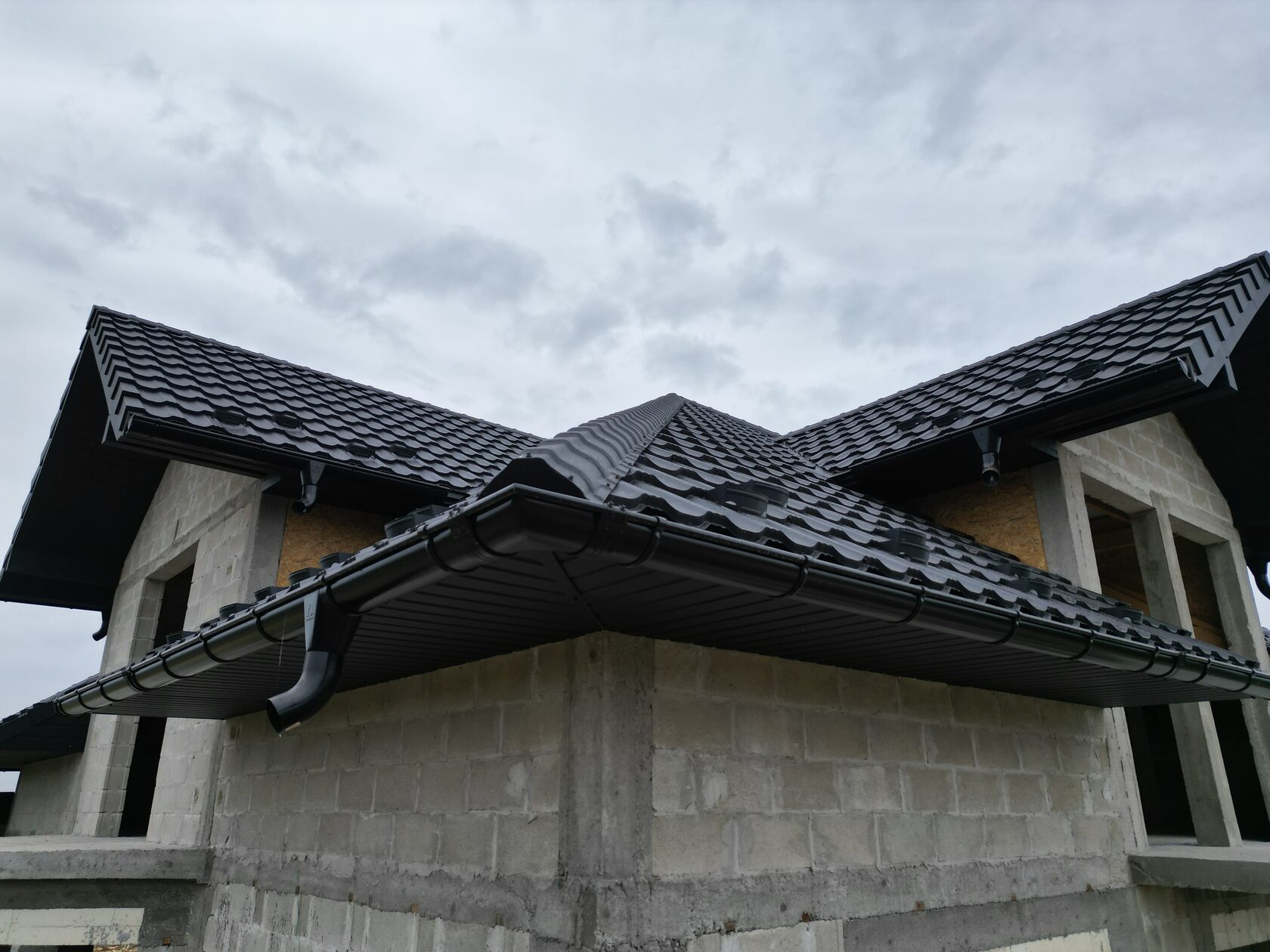 Țiglă metalică, SSAB, RAL 9005, Corjeuți, Briceni