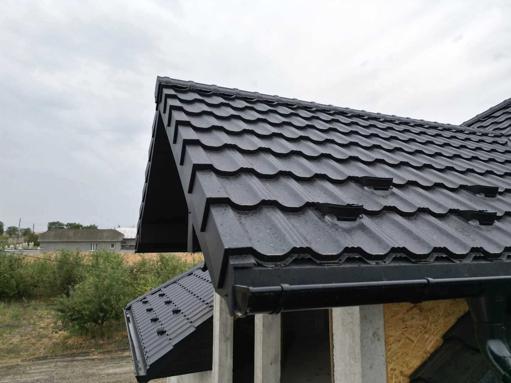 Țiglă metalică, SSAB, RAL 9005, Corjeuți, Briceni