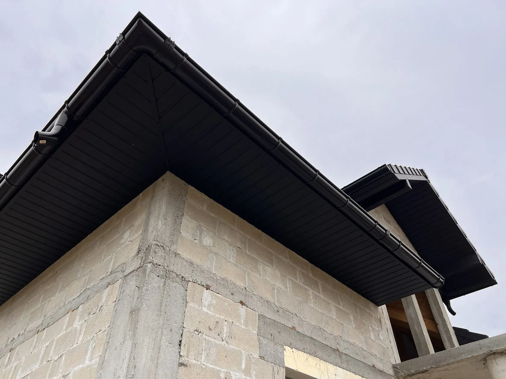 Țiglă metalică, SSAB, RAL 9005, Corjeuți, Briceni