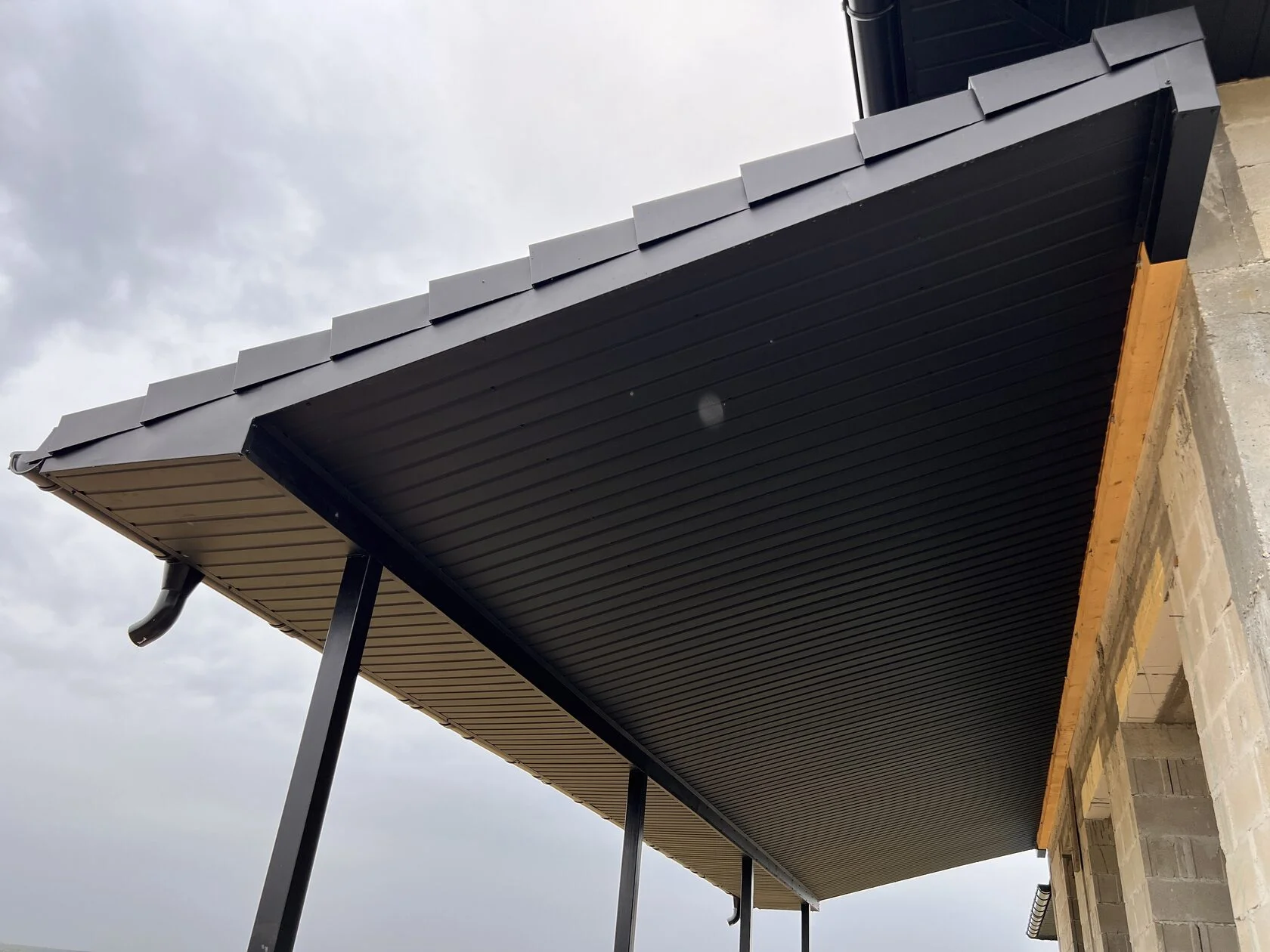 Țiglă metalică, SSAB, RAL 9005, Corjeuți, Briceni