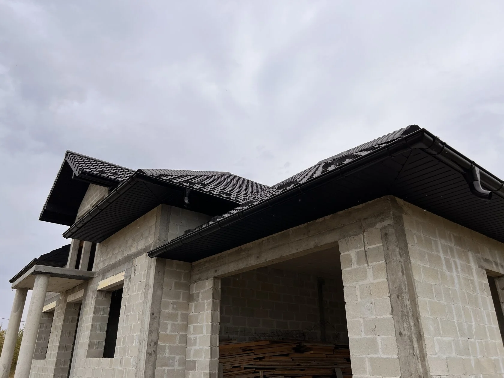 Țiglă metalică, SSAB, RAL 9005, Corjeuți, Briceni