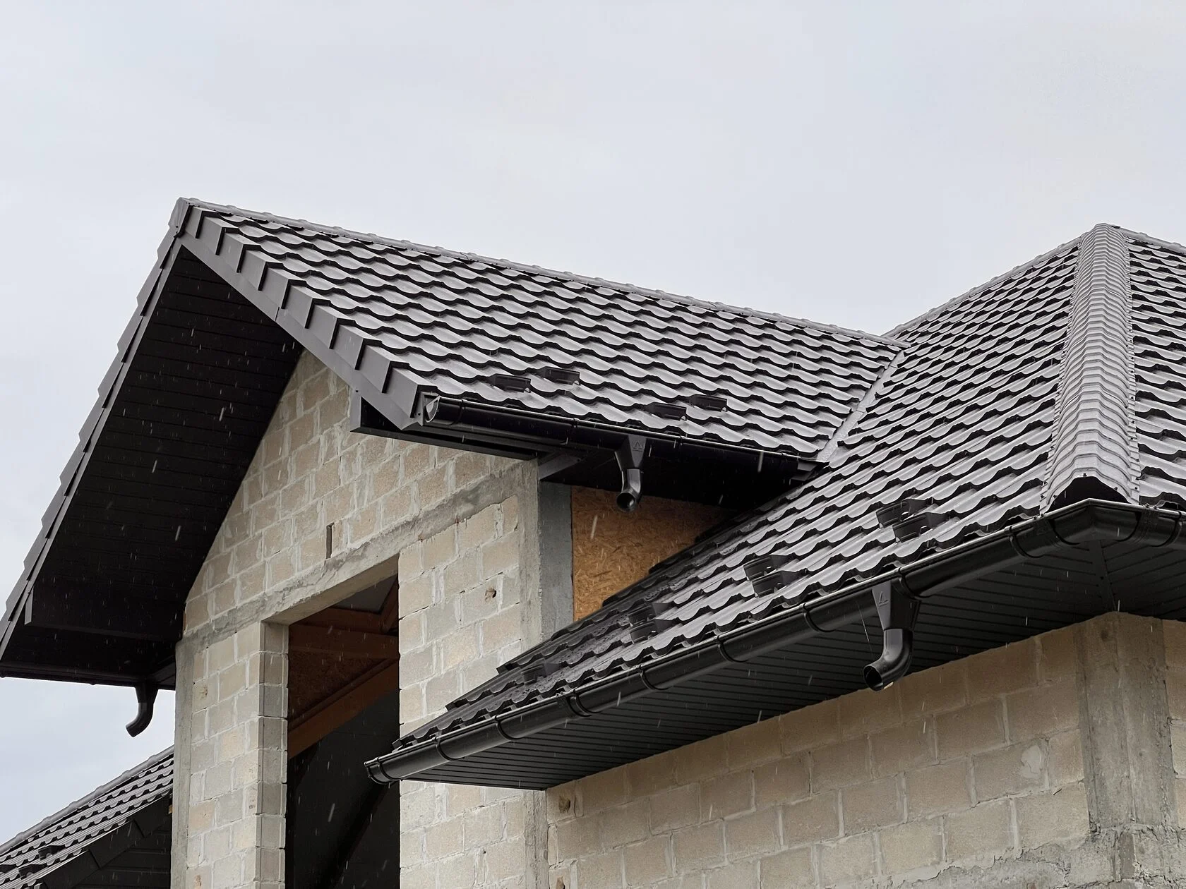 Țiglă metalică, SSAB, RAL 9005, Corjeuți, Briceni