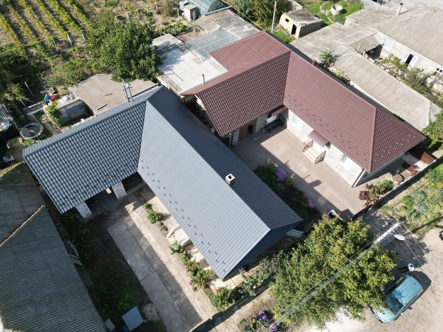 Металлочерепица Arctica SSAB, RAL 8017, Конгаз, Гагаузия