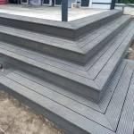 Trepte cu decking din lemn plastifiat WPC la terasă, satul Sociteni, raionul Ialoveni
