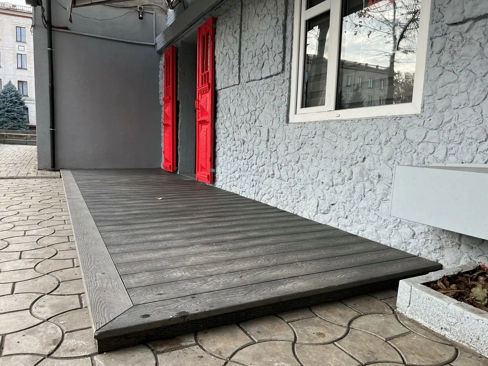 Terasă cu decking, sectorul Centru, mun. Chișinău