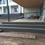 Trepte cu decking din lemn plastifiat WPC la terasă, satul Sociteni, raionul Ialoveni