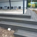 Trepte cu decking din lemn plastifiat WPC la terasă, satul Sociteni, raionul Ialoveni