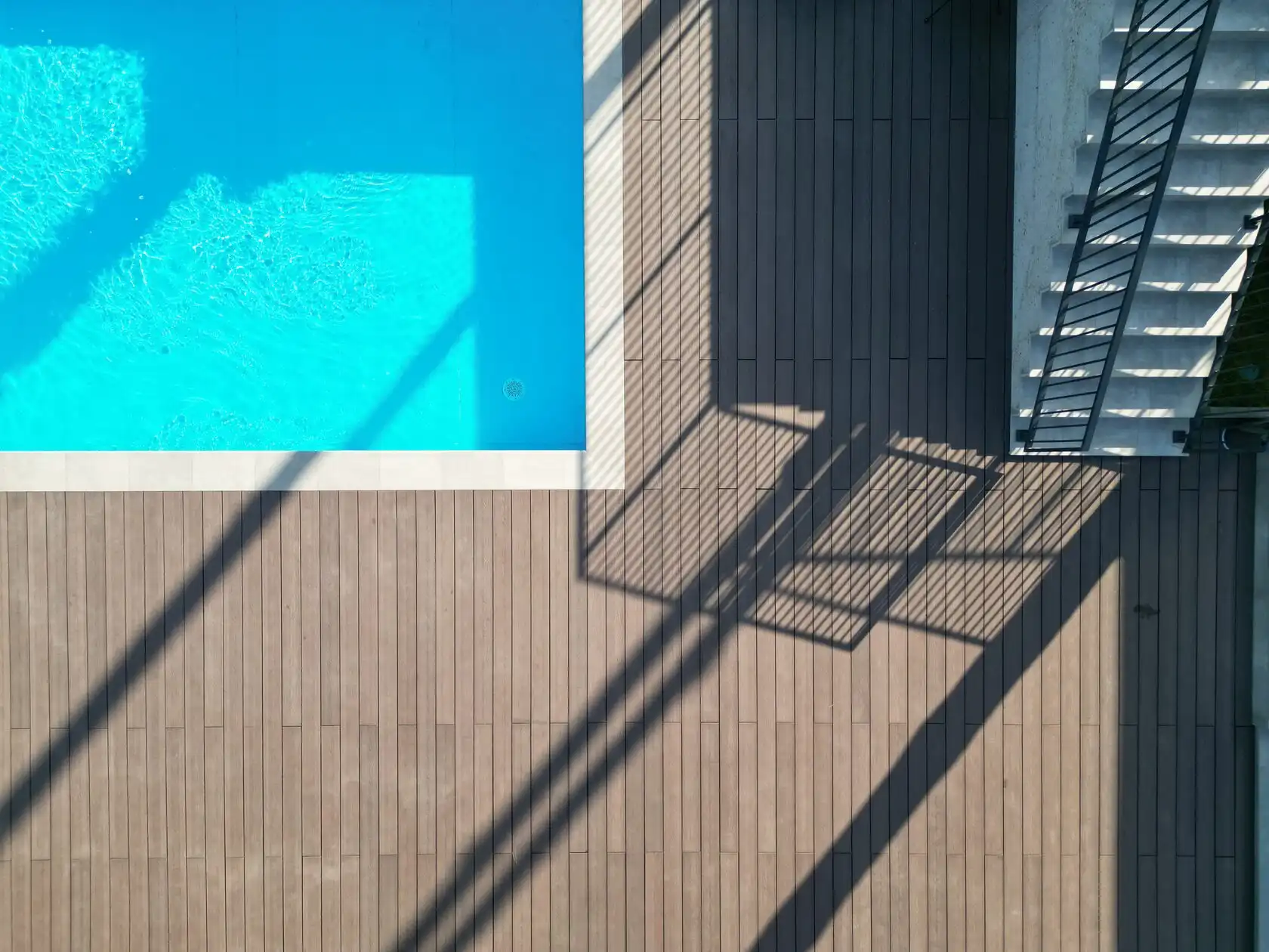 Luxvilla.md terasă cu decking WPC, Cojușna, Strășeni