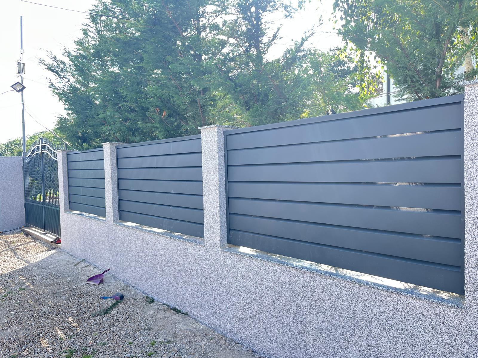 Tipuri și modele de garduri pentru curte