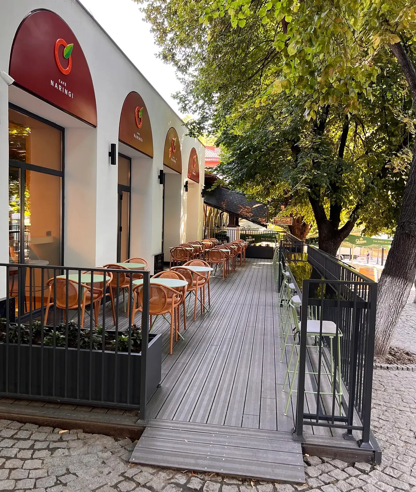 Терраса с декингом, кафе «Наринги», Центр, мун. Кишинева.