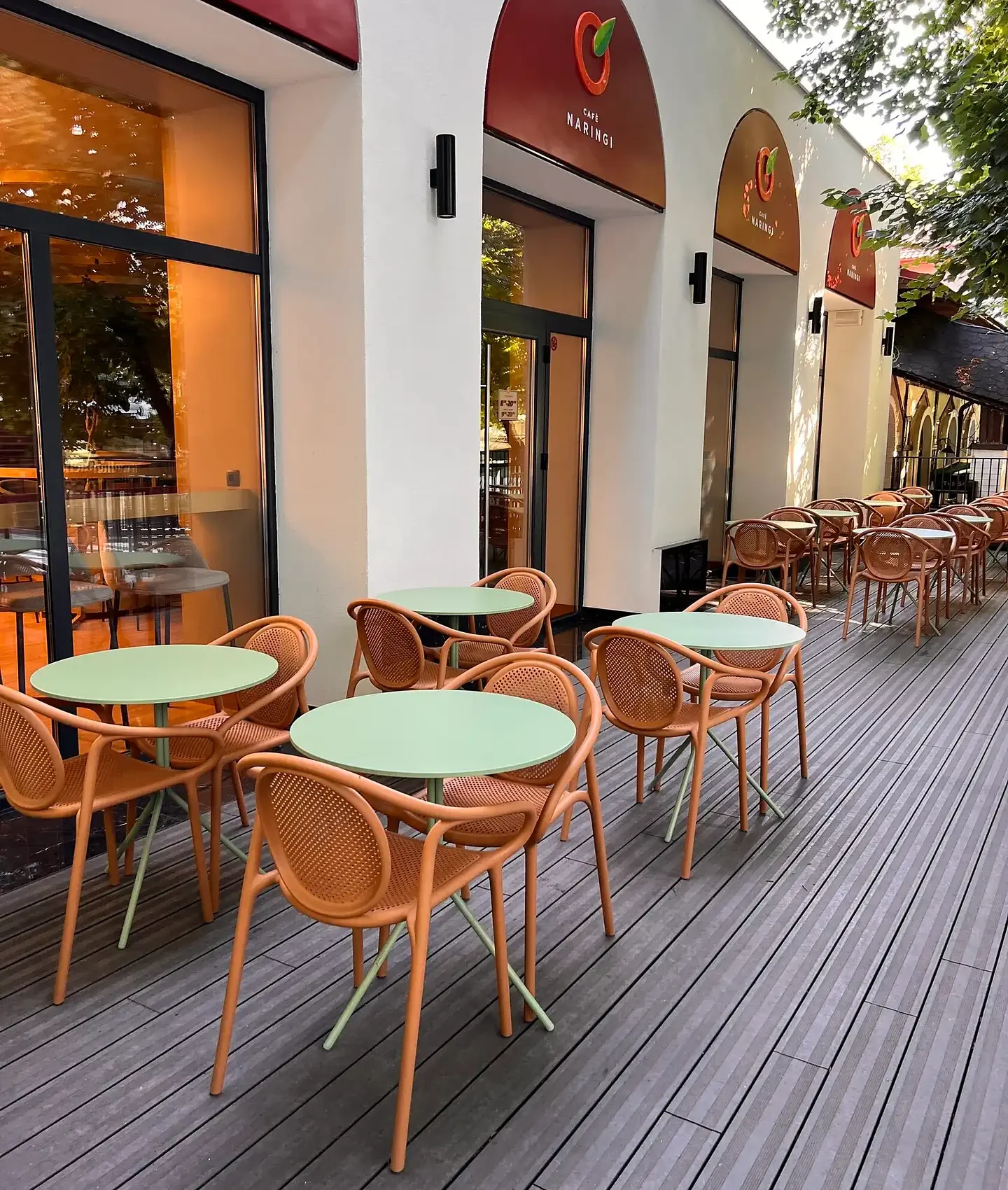 Терраса с декингом, кафе «Наринги», Центр, мун. Кишинева.