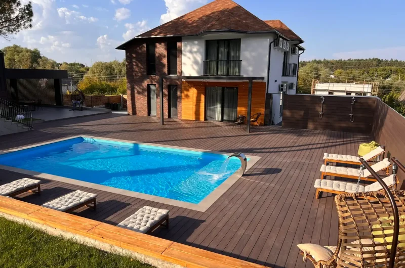 Luxvilla.md terasă cu decking WPC, Cojușna, Strășeni