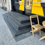 Trepte cu decking din lemn plastifiat WPC la terasă, ﻿sectorul Centru, mun. Chișinău