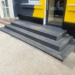 Trepte cu decking din lemn plastifiat WPC la terasă, ﻿sectorul Centru, mun. Chișinău