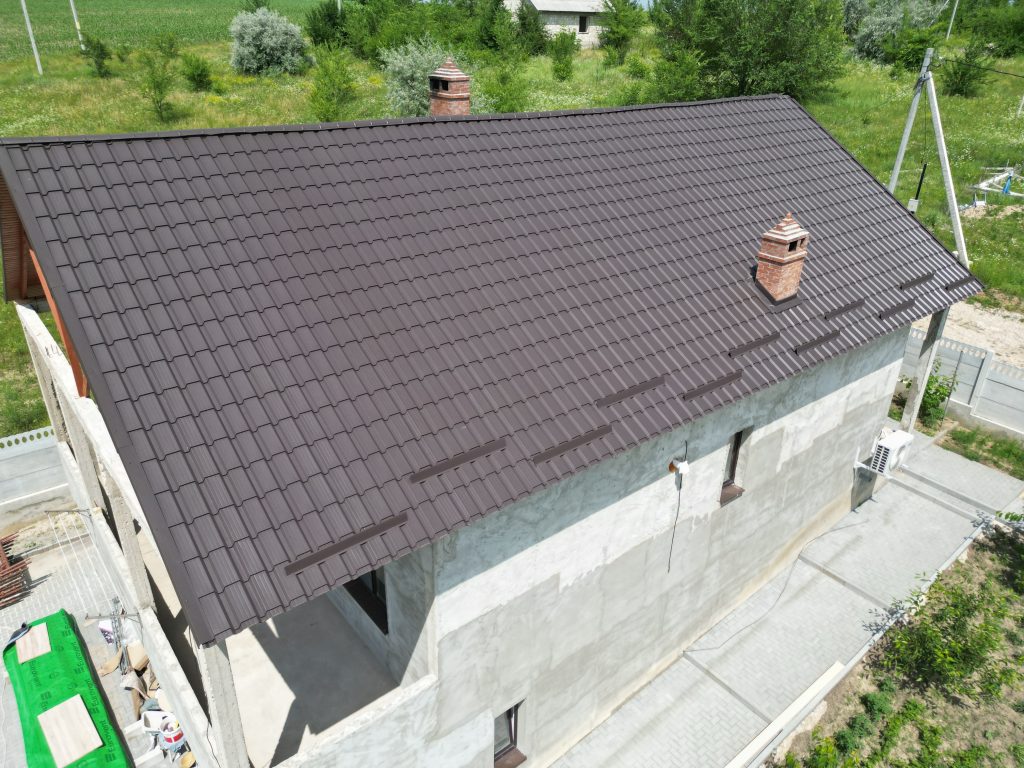 Acoperiș la casă din satul Revaca, orașul Sîngera, Chișinău