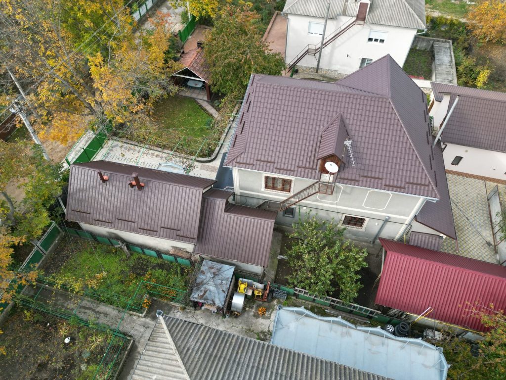Acoperiș cu țiglă metalică în Republica Moldova