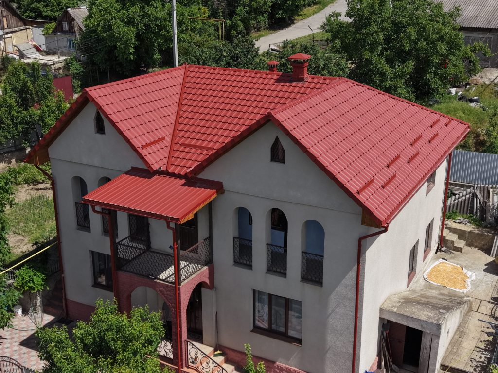 Acoperiș din țiglă metalică în Republica Moldova