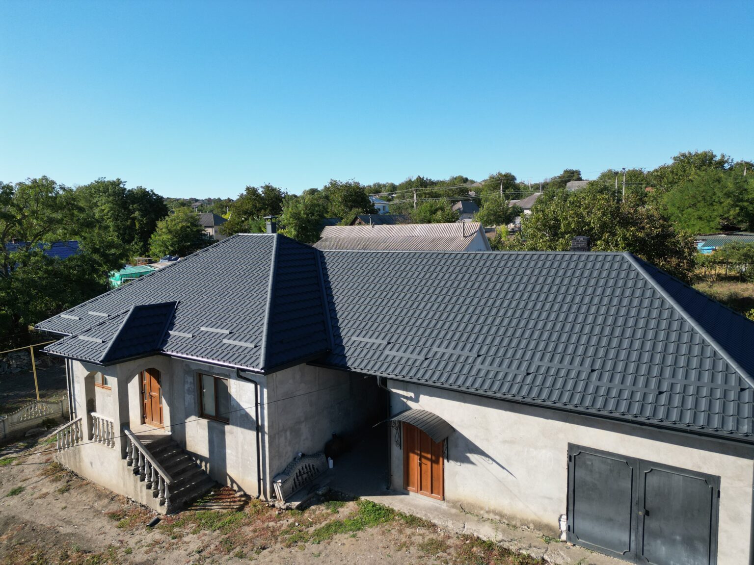 Acoperiș din țiglă metalică, model Arctica, RAL – 7016