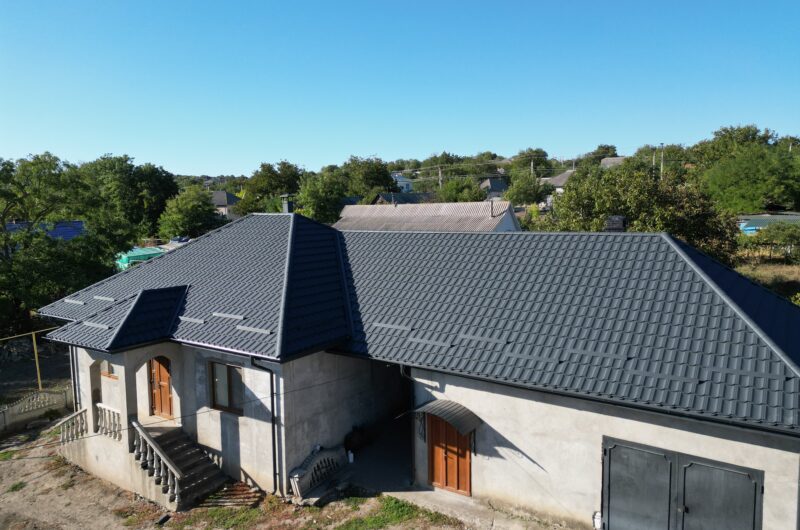 Acoperiș din țiglă metalică, model Arctica, RAL – 7016